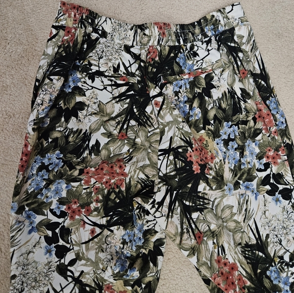 Pants - Picture 4 of 5